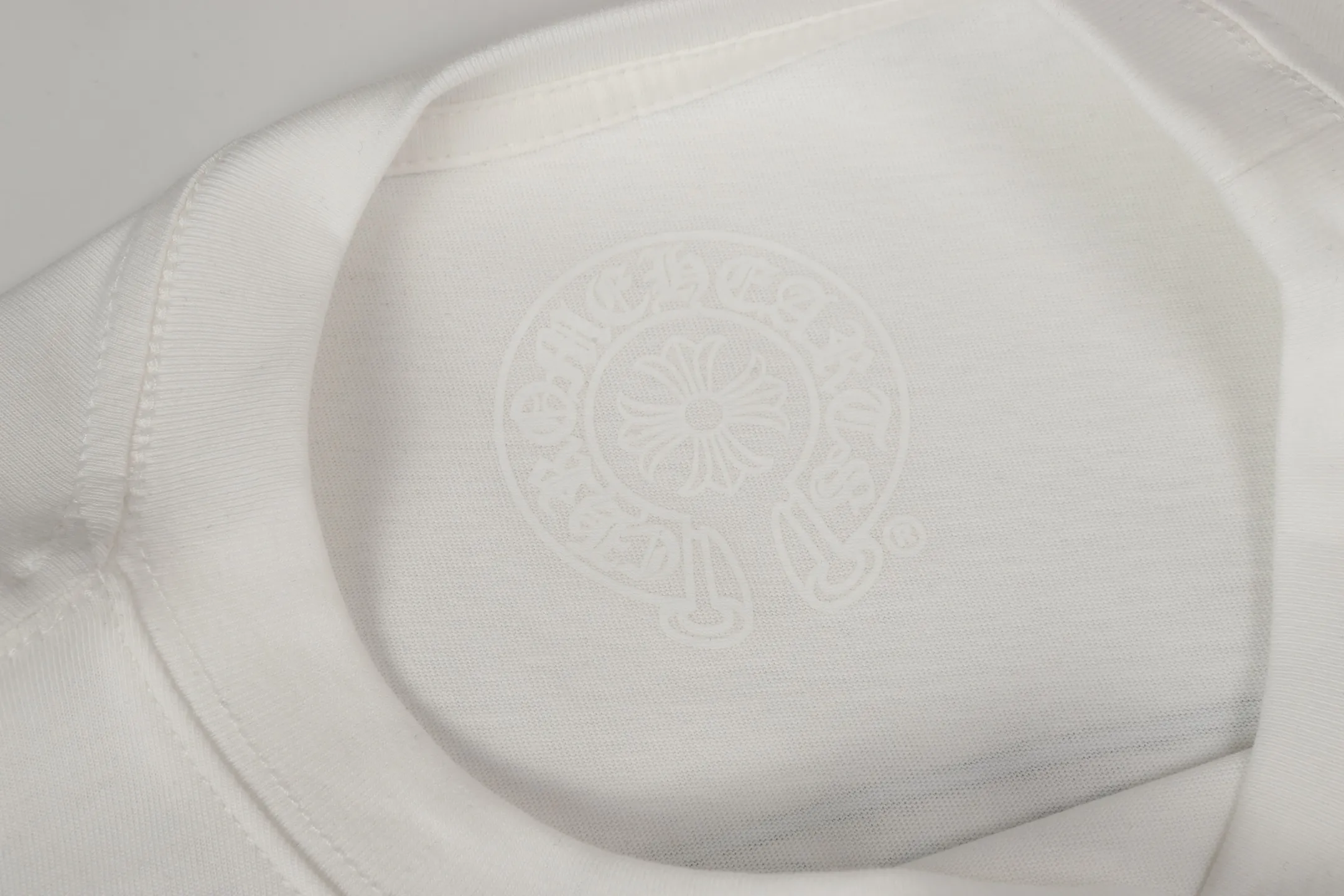 P160 -Chrome Hearts/Chrome Hearts Colorful Cross ✝️Sanskrit letters explosive long-sleeved T-shirt -High weight, high density and high quality. The wool is soft, delicate and skin-friendly. It feels soft and silky. It has excellent warmth and skin-friendly properties.